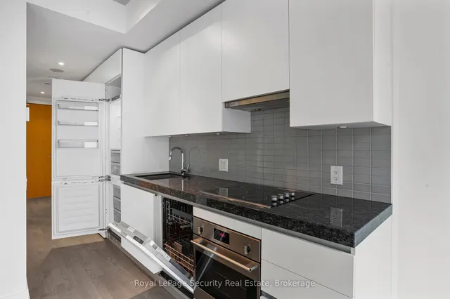 Additional image 16 of 629 King St Unit 320