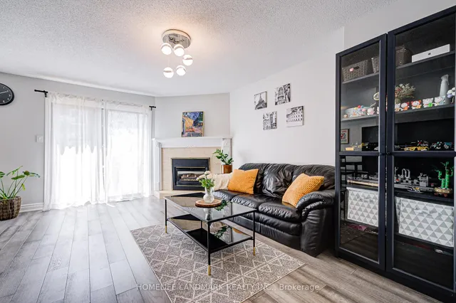 Additional image 19 of 2006 Glenada Cres Unit 27