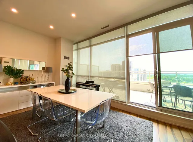 Additional image 9 of 5101 Dundas St Unit 1402