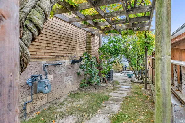 Additional image 33 of 1 Ridge Point Cres