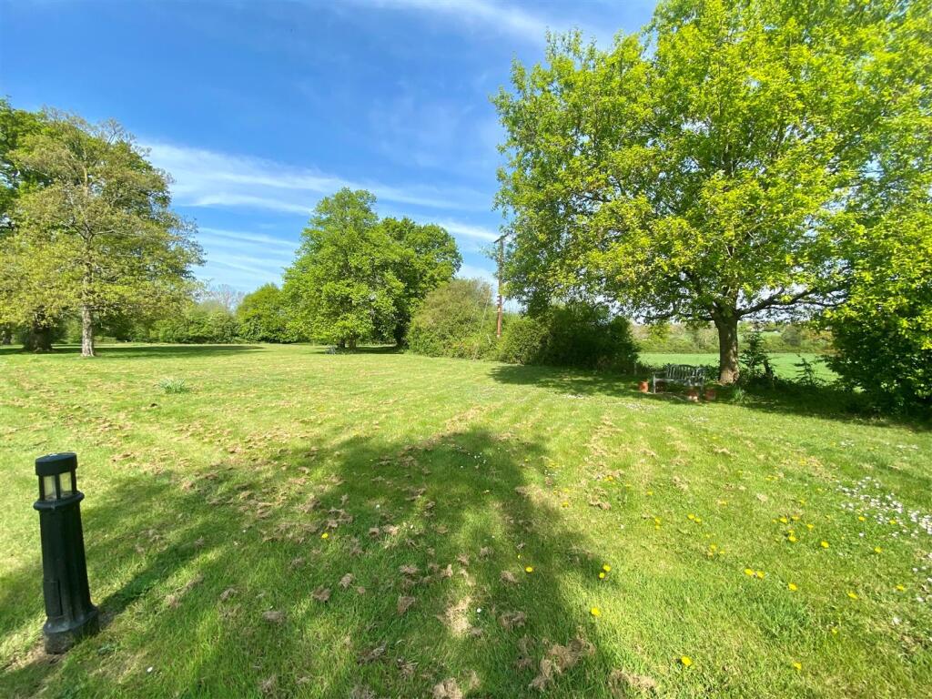 Additional image 13 of Potterells, Station Road, Welham Green