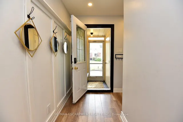 Additional image 5 of 459 Woodview Rd Unit 4