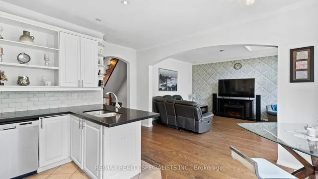 Additional image 16 of 923 McNeil Dr