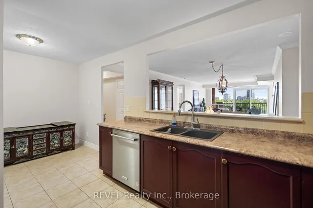 Additional image 9 of 442 Maple Ave Unit 905