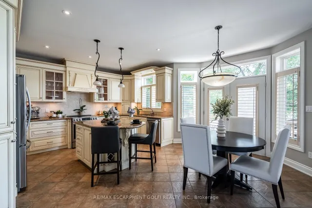 Additional image 8 of 44 Parkmanor Dr