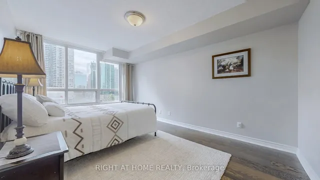 Additional image 19 of 18 Parkview Ave Unit 906