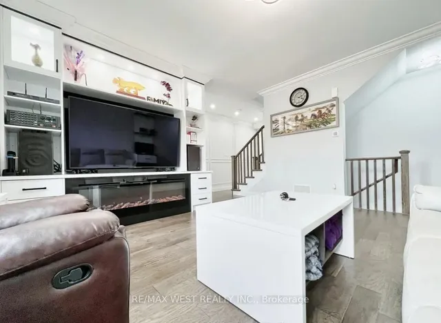 Additional image 8 of 975 Whitlock Ave Unit 20