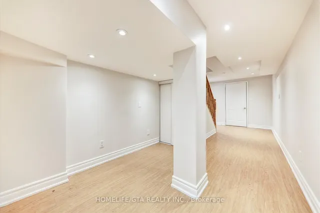 Additional image 35 of 62 Wyper Sq