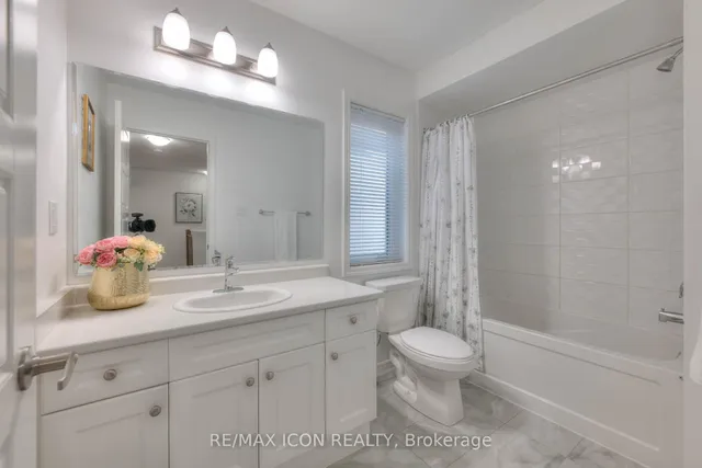 Additional image 33 of 22 Saxony St