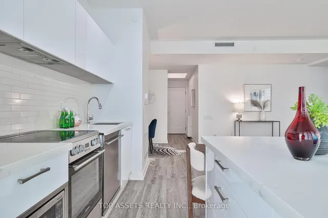 Additional image 22 of 50 Charles St Unit 3707