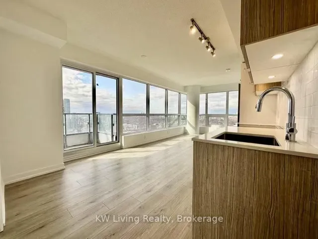 395 Bloor St Unit 4004