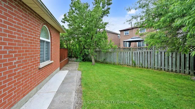 Additional image 36 of 18 Littleborough Crt