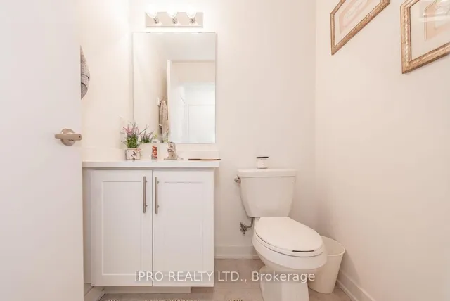 房产图片 4 - 590 North Service Rd 单元46