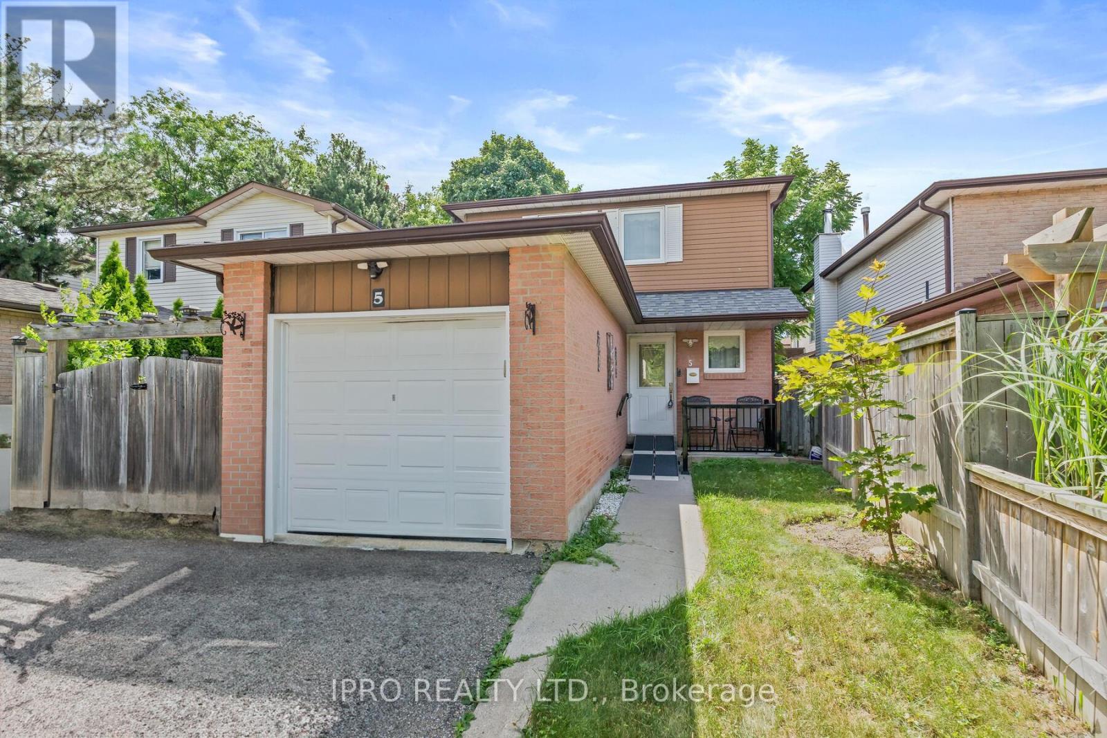 5 GREENLEAF CRESCENT|Brampton (Brampton West), Ontario L6X2V5