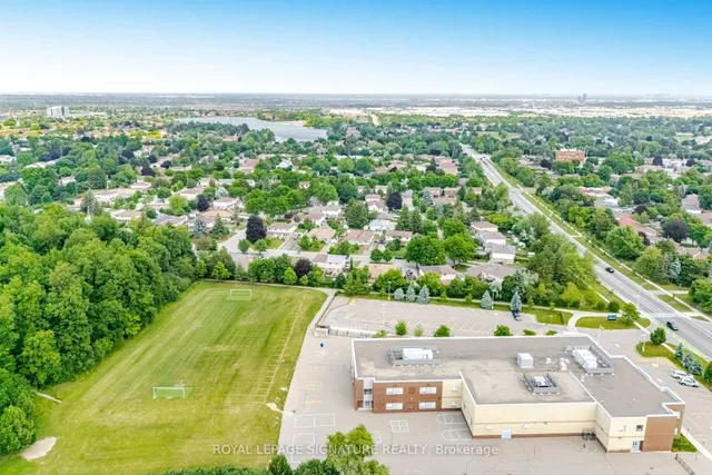 Additional image 32 of 71 Mandarin Cres