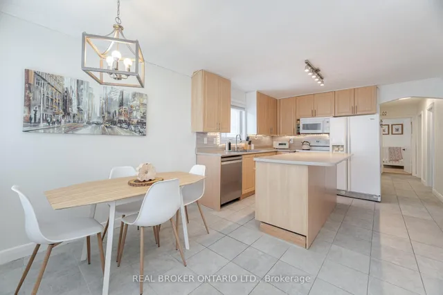 Additional image 9 of 18 Adanac Dr