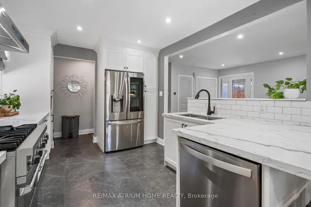 Primary image of 33 Moraine Hill Dr