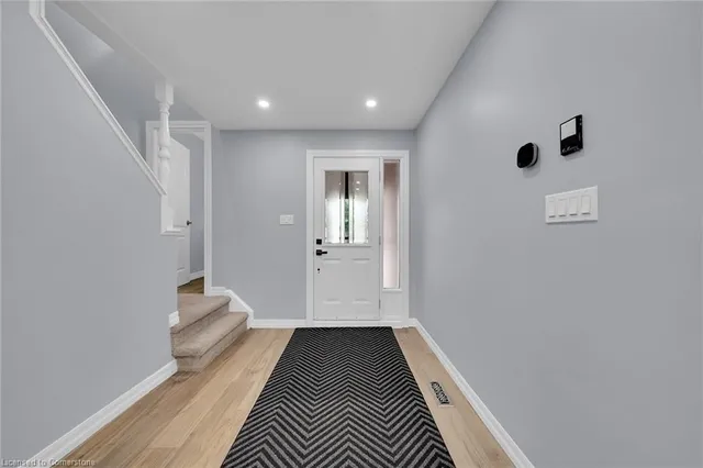 Additional image 16 of 451 Woodview Rd Unit 4