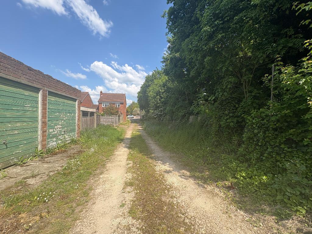 Additional image 5 of Park Street Lane, St Albans, Hertfordshire, AL2 2NG