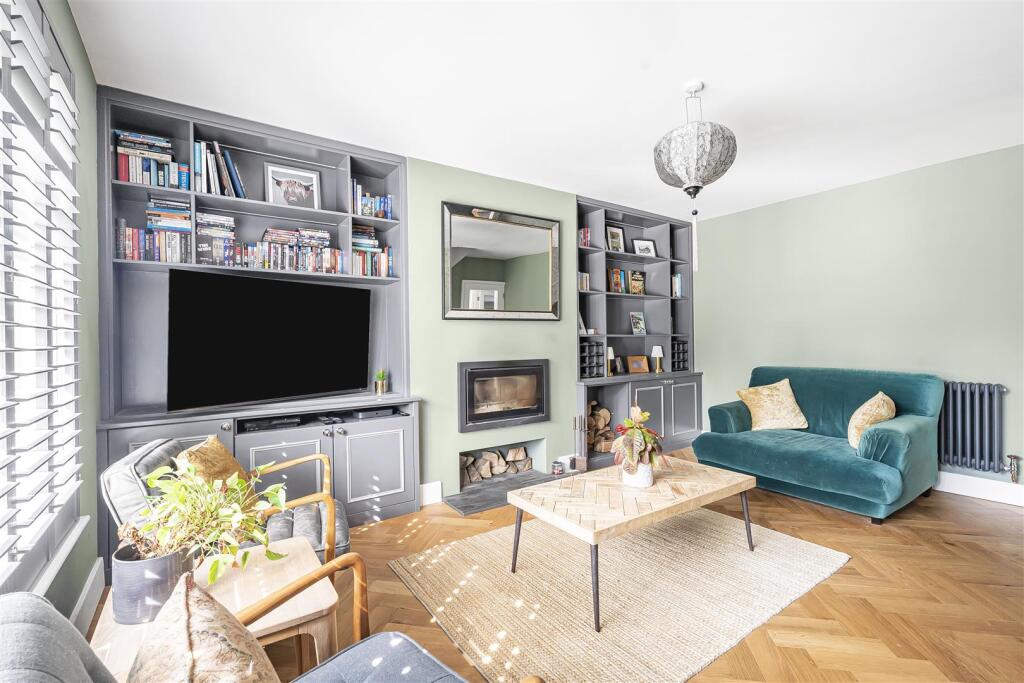 Additional image 12 of Hillside Way, Welwyn