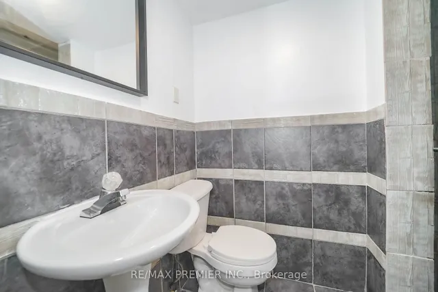 Additional image 28 of 2901 Jane St Unit Unit 106