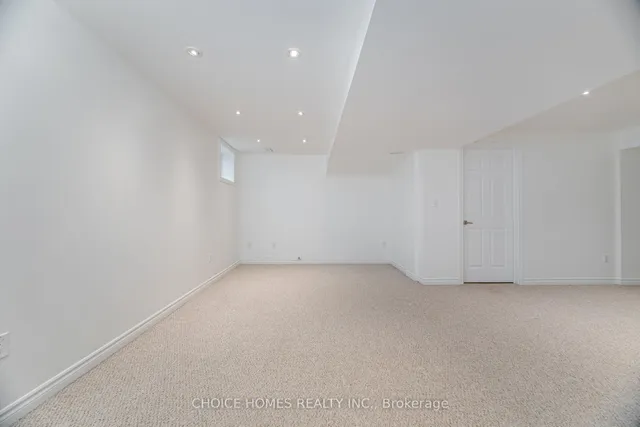 房产图片 42 - 319 麦克杜格尔交汇处