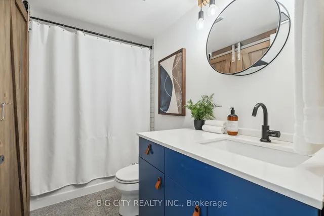 Additional image 17 of 570 Wellington St Unit 12B