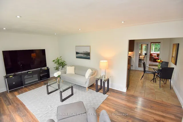 房产图片 6 - 405 Erindale Dr