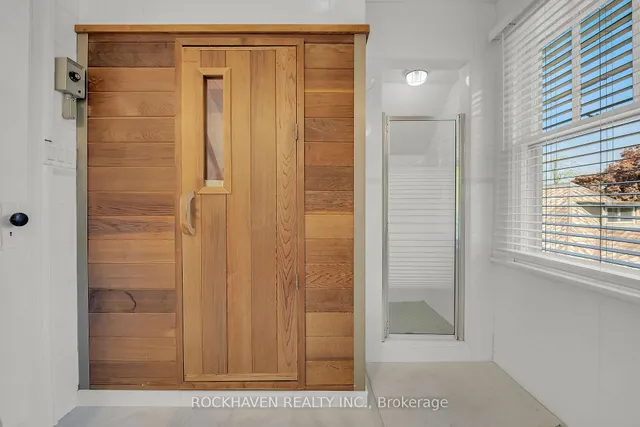 Additional image 28 of 53 Glenfern Ave