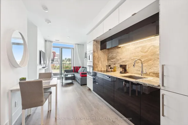 Additional image 7 of 1 Edgewater Dr Unit GPH27