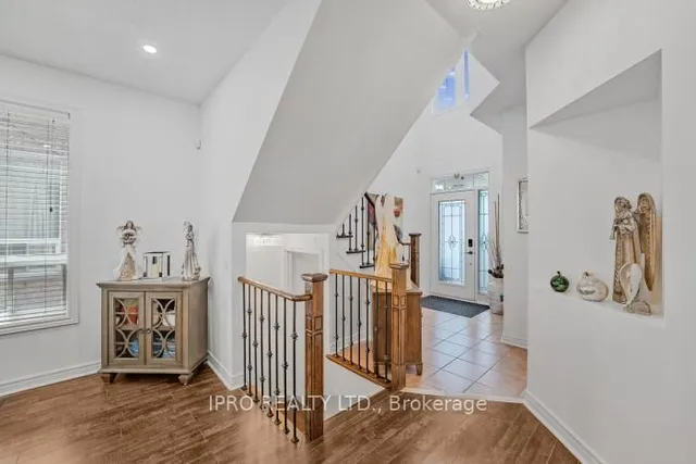 Additional image 21 of 792 Ledbury Cres