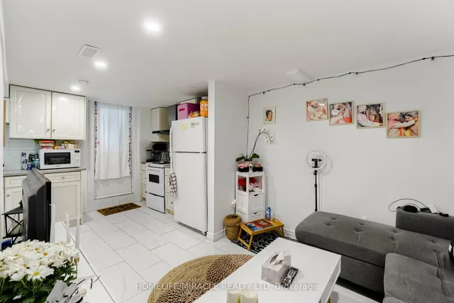 Additional image 30 of 34 Greenbush Cres