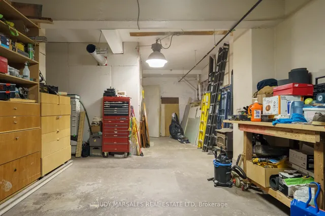 Additional image 45 of 29 Case St