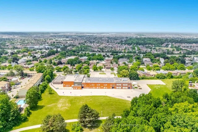 Additional image 29 of 71 Mandarin Cres