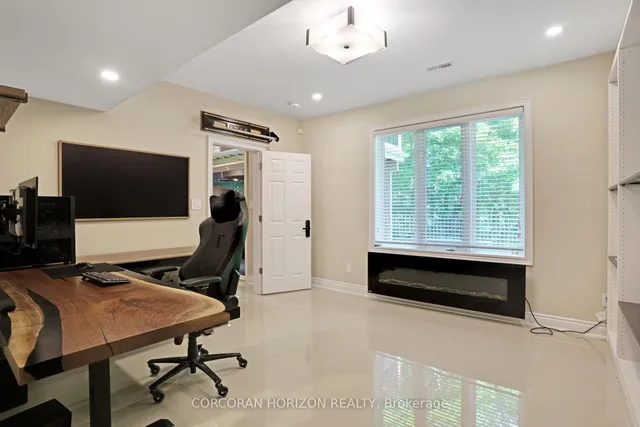 Additional image 43 of 258 Edgewater Cres Unit 8