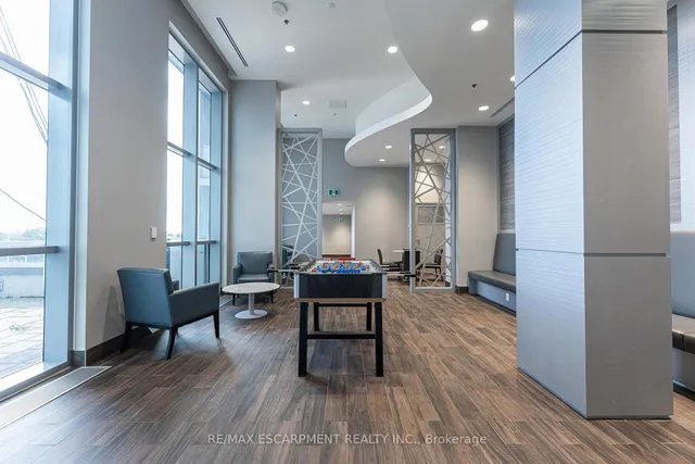 房产图片 5 - 加拿大伯灵顿Fairview街2087号504单元