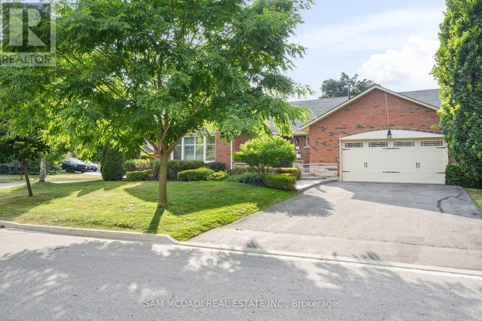 Property image for 7 OLDHAM CRESCENT|Brampton (Snelgrove), Ontario L6Z1W2