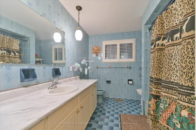 Additional image 23 of 502 Queens Dr