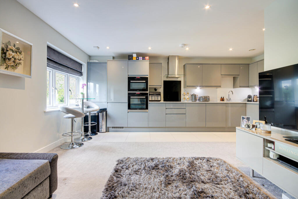 Additional image 8 of Cross Way, Harpenden, Hertfordshire, AL5