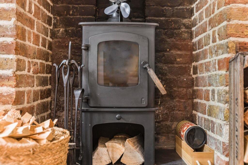 Additional image 8 of High Road, Essendon,  AL9 6HW