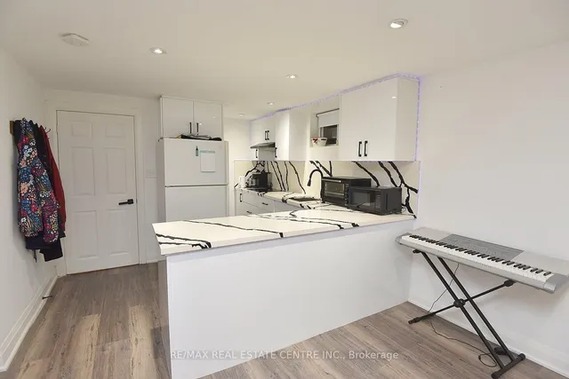 房产图片 22 - 405 Erindale Dr