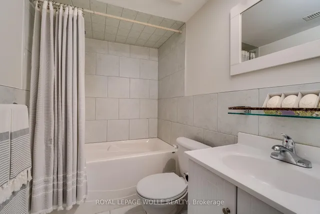 Additional image 34 of 1315 Lansdowne Ave