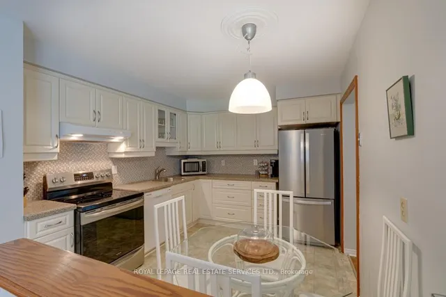 Additional image 7 of 584 Forestwood Cres