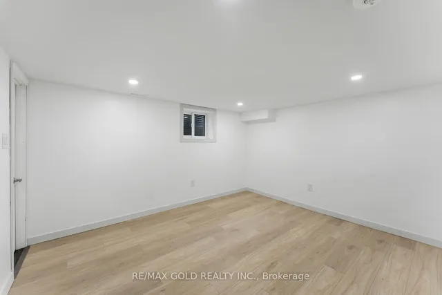 Additional image 39 of 17 Madrid Cres