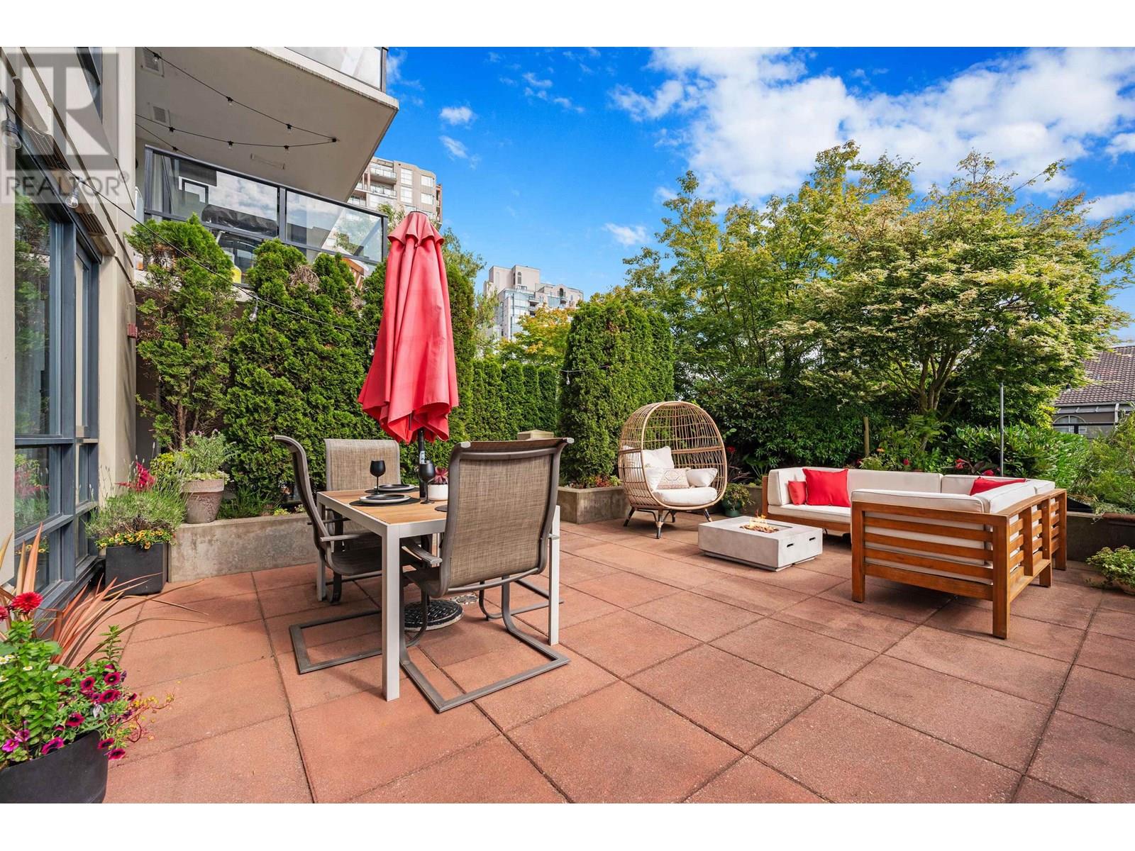 405 1 RENAISSANCE SQUARE|New Westminster, British Columbia V3M0B6