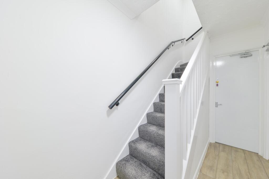 Additional image 10 of Pond Croft, Hatfield