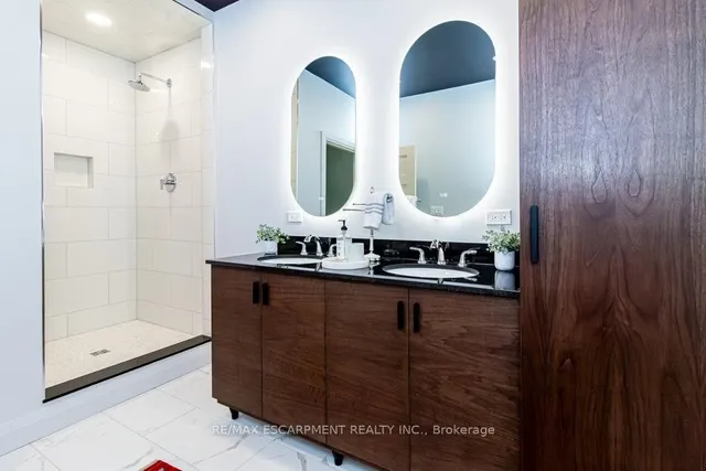 Additional image 27 of 66 Bay St Unit 102