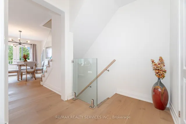 Additional image 9 of 900 Brassard Circ