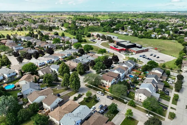 Additional image 40 of 3 Lyton Cres