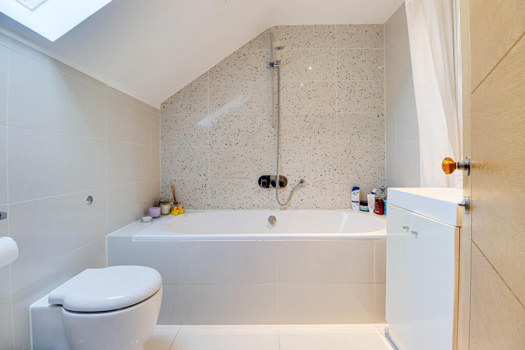 Additional image 18 of Avenue Road, St. Albans, AL1